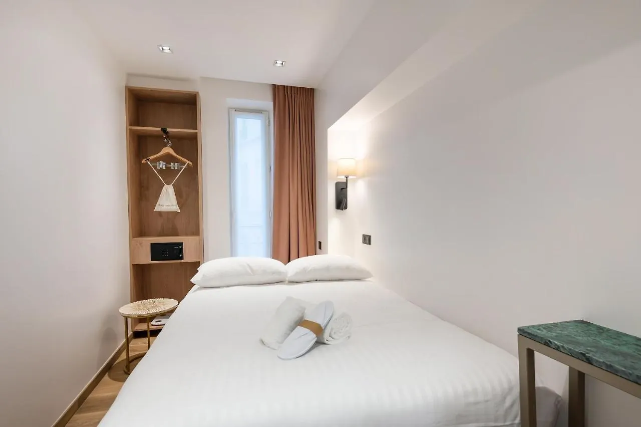 Hotel Au Coeur De Republique Paris