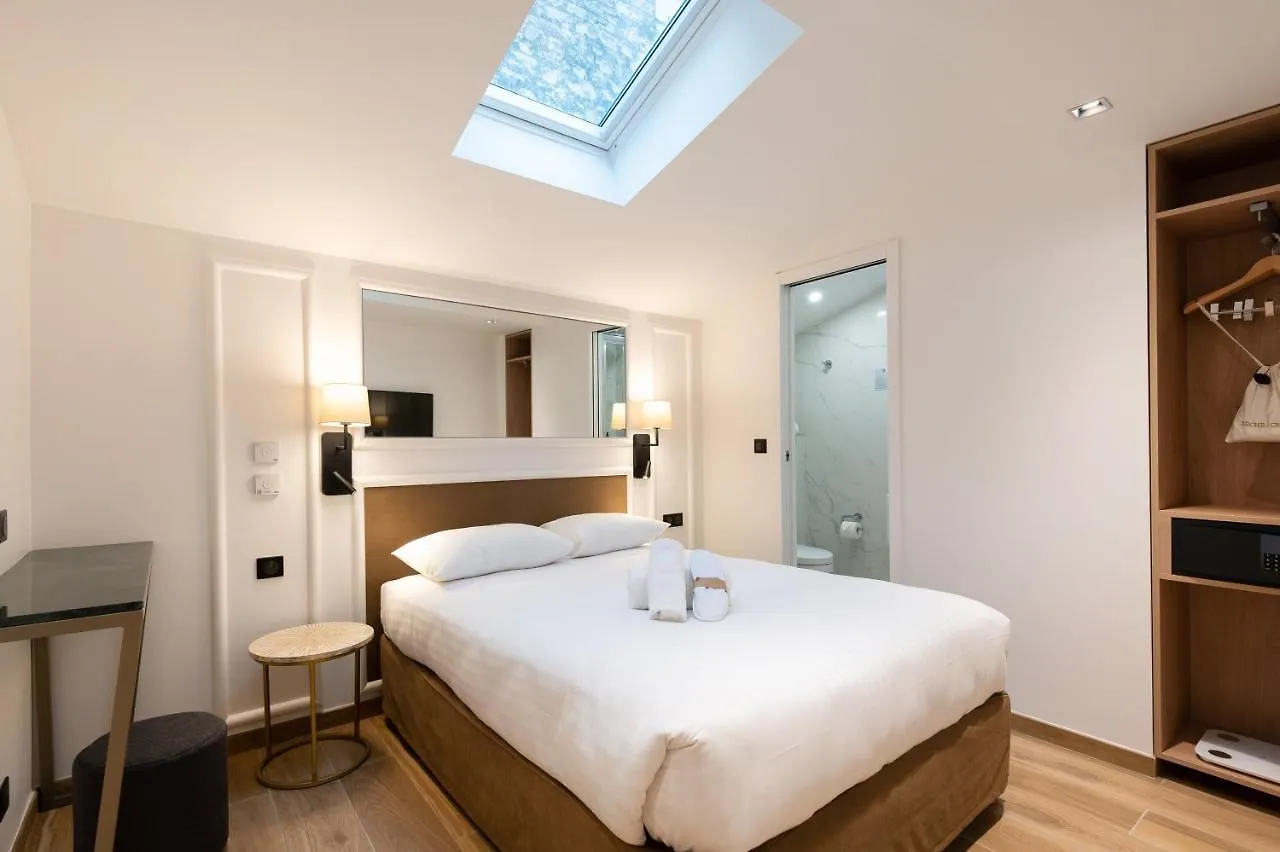 Hotel Au Coeur De Republique Paris France