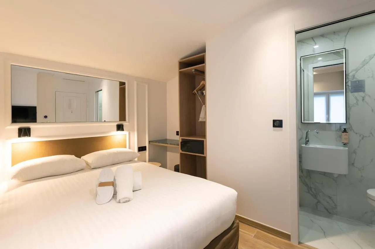 Hotel Au Coeur De Republique Paris