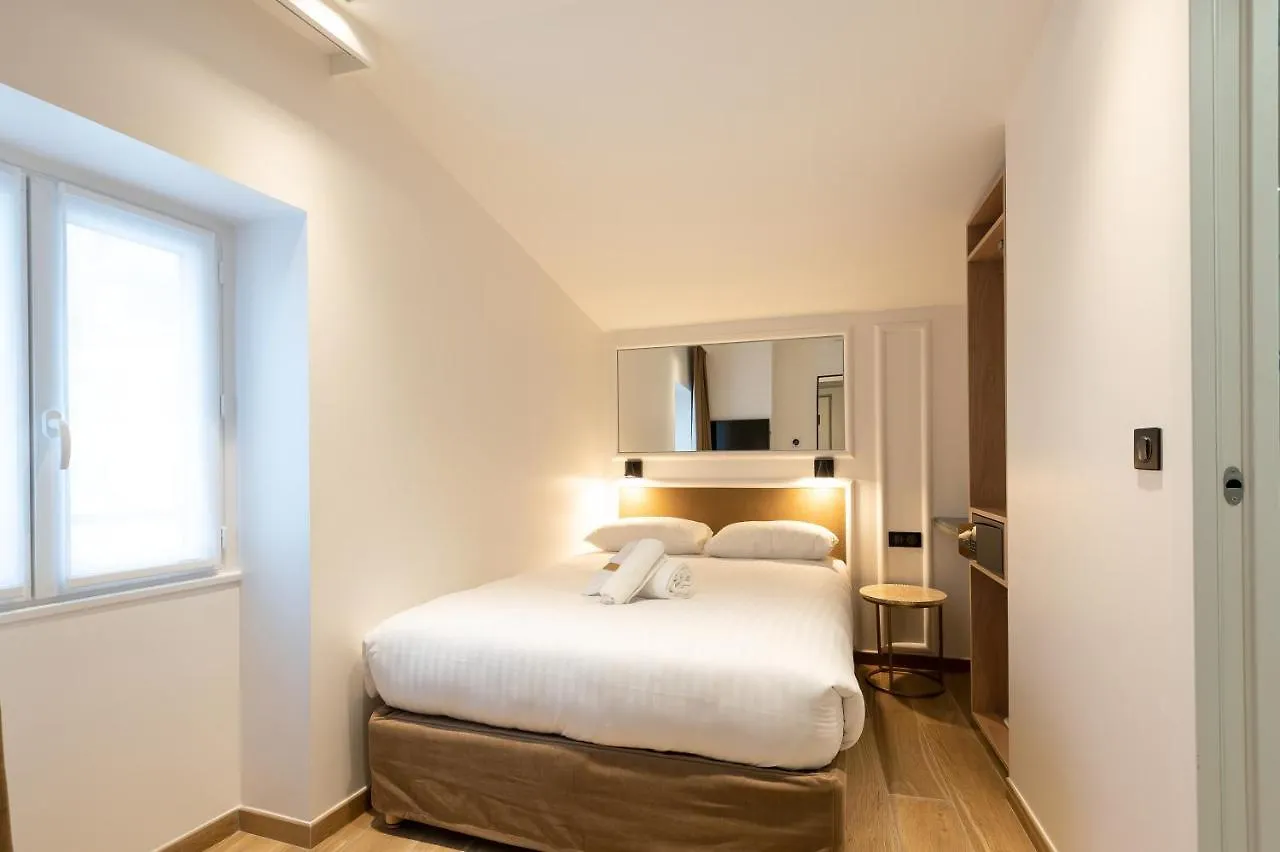 Hotel Au Coeur De Republique Paris