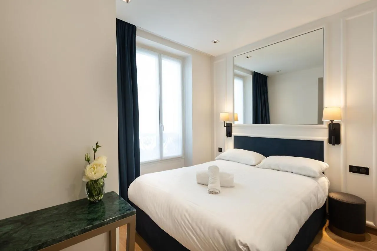 Hotel Au Coeur De Republique Paris 3*,