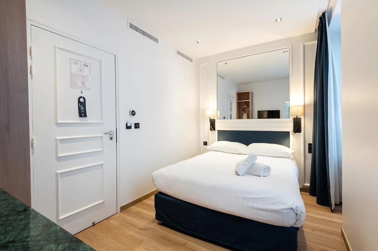 Hotel Au Coeur De Republique Paris