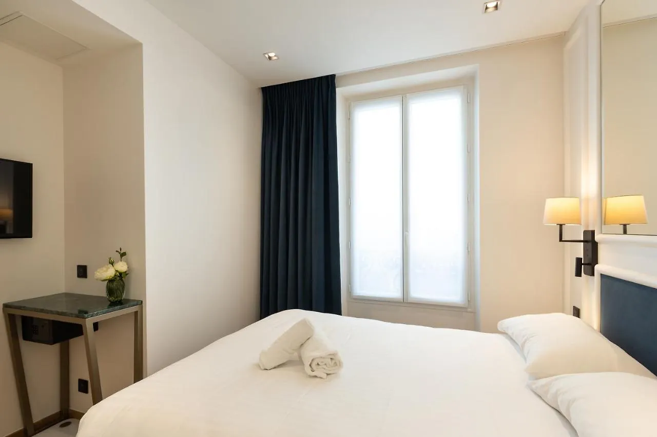Hotel Au Coeur De Republique Paris